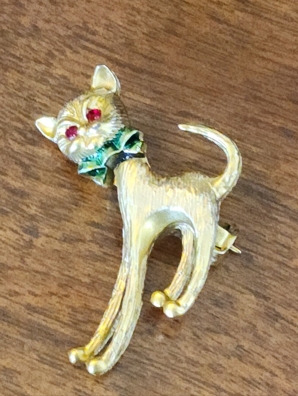 VTG Scaredy Cat Brushed Gold Tone Movable Head Red Rhinestone Eyes 1.5 Inches - Picture 2 of 6